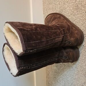 UGG Knightsbridge Dark Brown Suede Mid-Calf Boots Sheepskin Zipper Back Sherpa 7